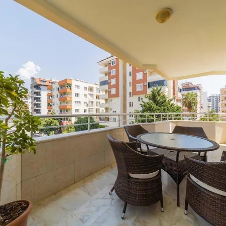 Pleasant Flat With Shared Pool In Alanya
