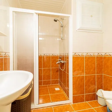 Pleasant Flat With Shared Pool In Alanya Mahmutlar