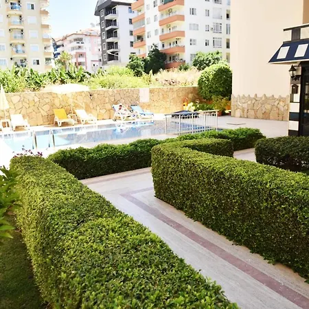 Pleasant Flat With Shared Pool In Alanya شقة *