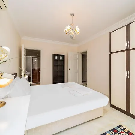 Pleasant Flat With Shared Pool In Alanya شقة